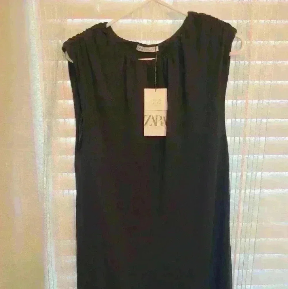 NWT Women's Zara black dress $20